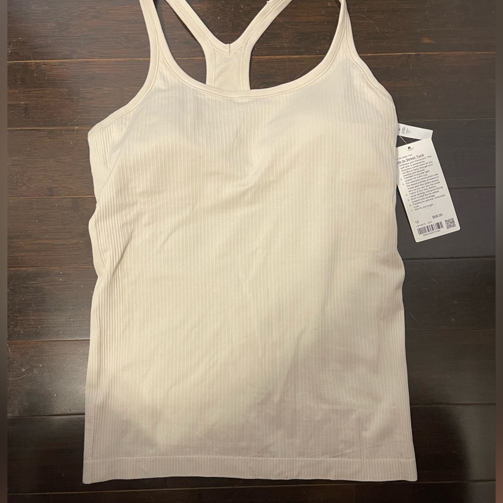 Lululemon ebb to street tank